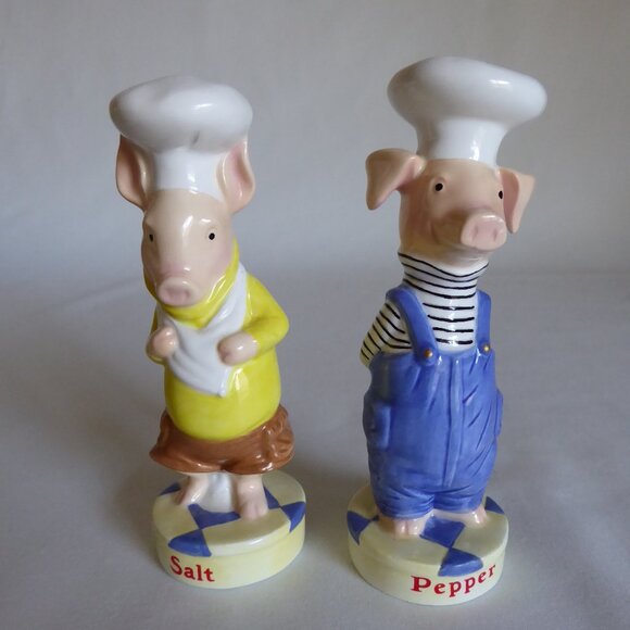 2001 DEPT 56 TOOT & PUDDLE PIG CERAMIC SALT & PEPPER SHAKER SET (NEW IN BOX) - Picture 3 of 13